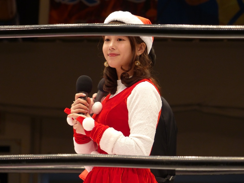 去年の６月に岩谷選手が紫雷選手に勝ってチャンピオンになって