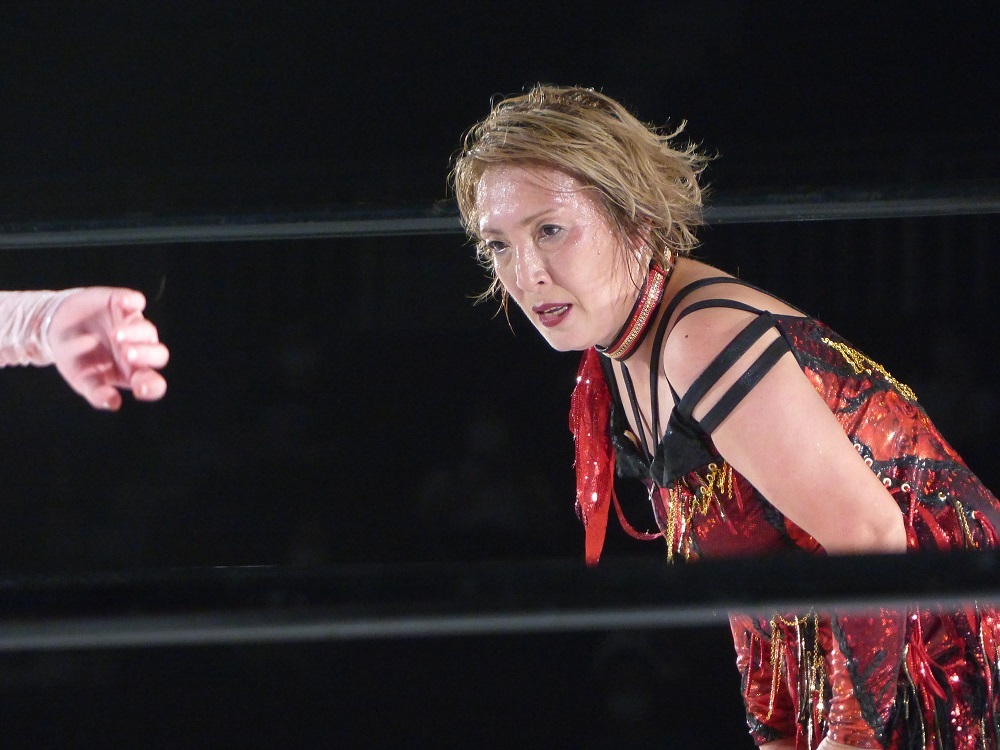 メインではしばらく静まり返って