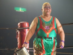 この人は爆破団体社長だから