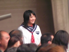 東京に埼玉のやつらが挑むの構図か