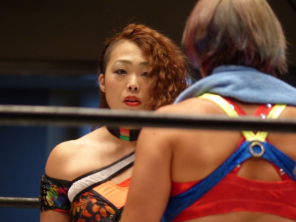 会見じゃあ二人そろってて