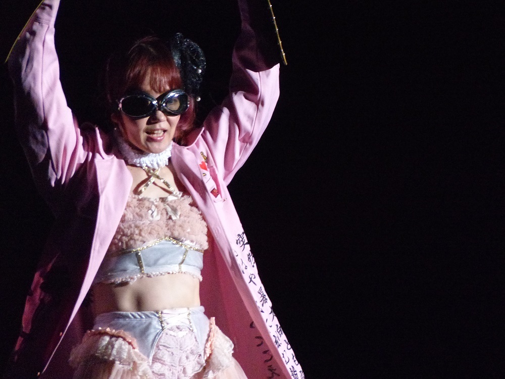 崖のふちプロレスは１２月２４日