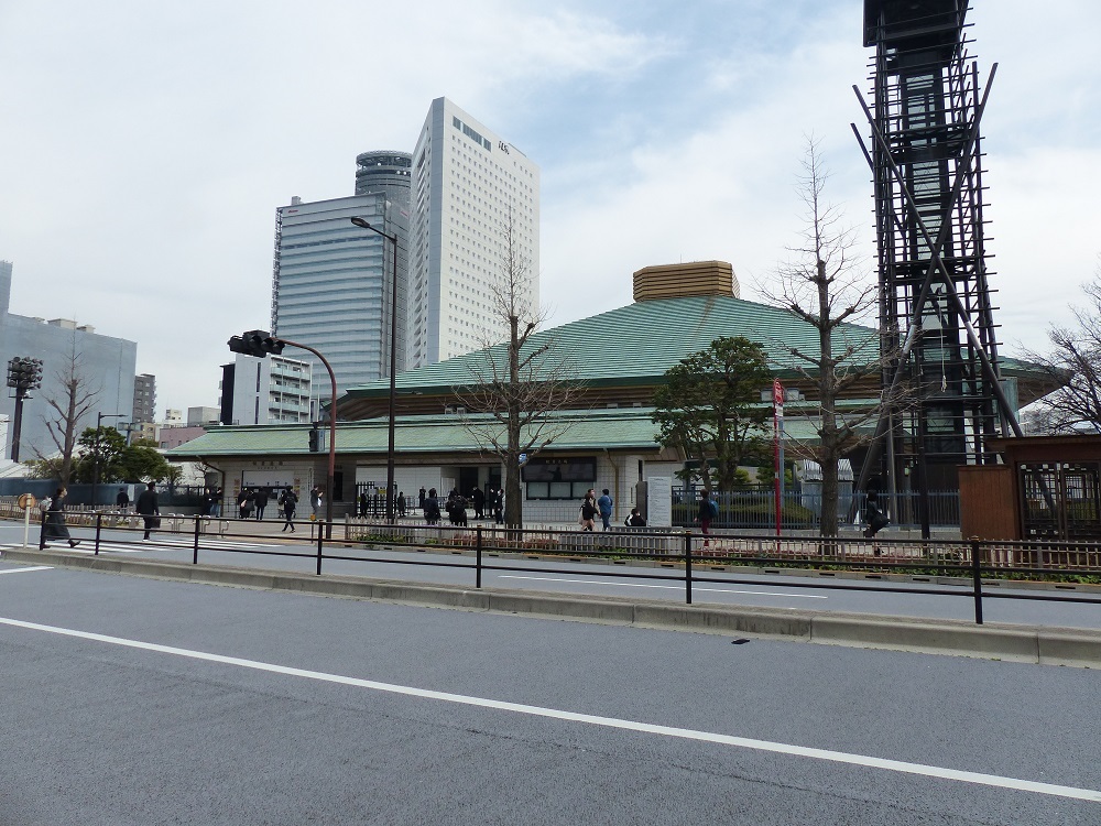 エマニエル夫人は1974年公開か