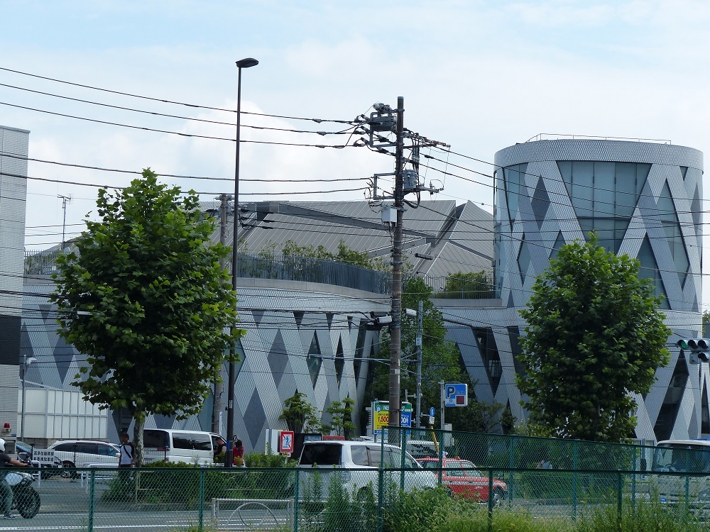 認定書とか読んでたのはＶパラダイスの人じゃなかったか