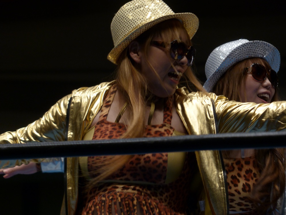 アイスリボン横浜文化体育館は２６日日曜日