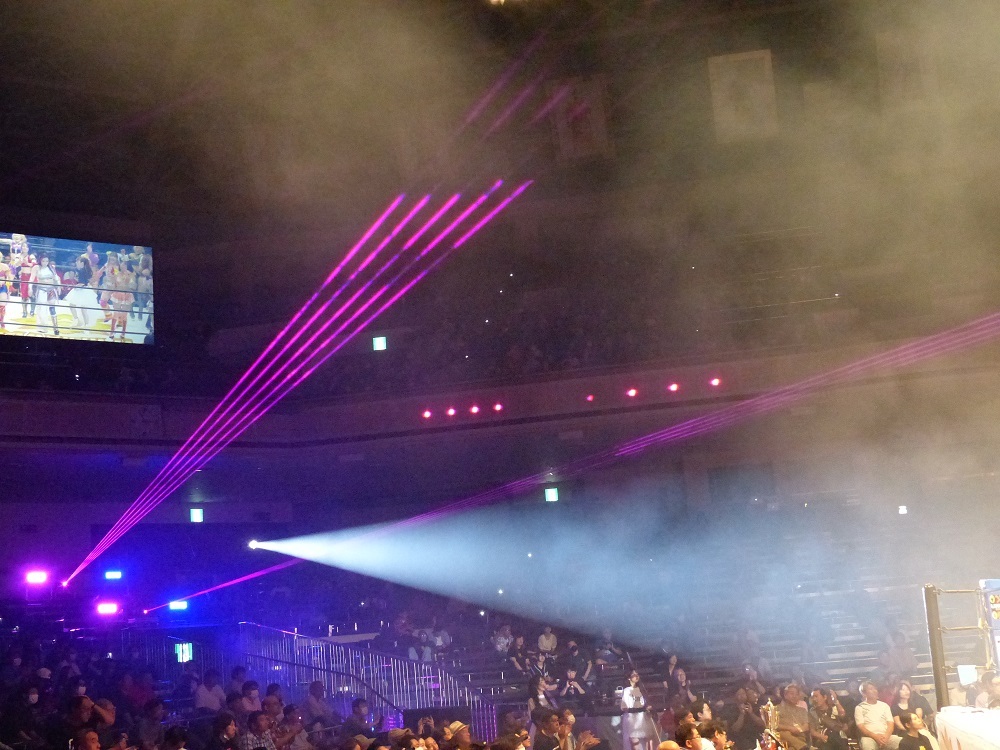 サッカーの話だけど、試合会場ってのは