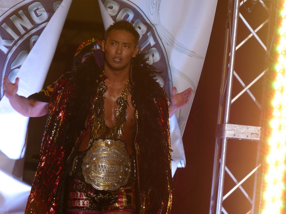 新日本は25日神戸