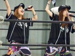 ハイパーヨーヨーはエンデイング曲を歌う２人です