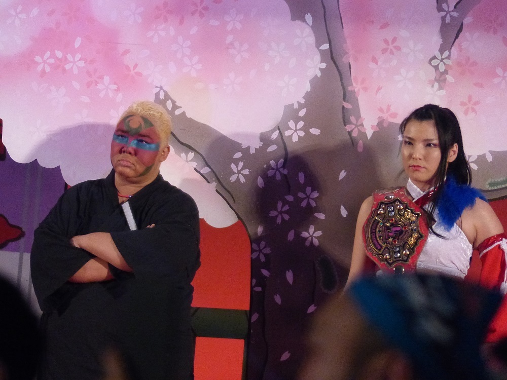 松本さんは未知の生物と組んで