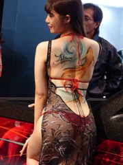 私だって売ってるわよ