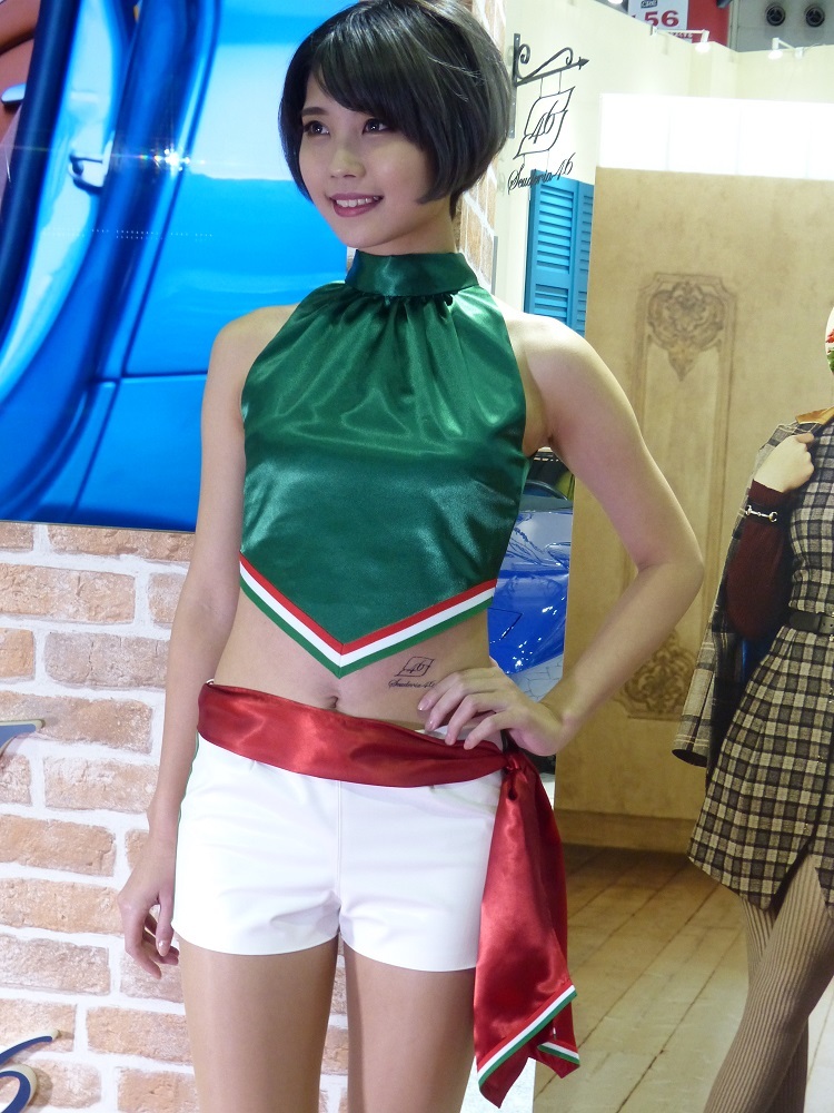 小林が辞めたのが７４年２月頃