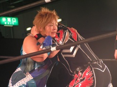 優勝チームを目の前で見れたら得というか