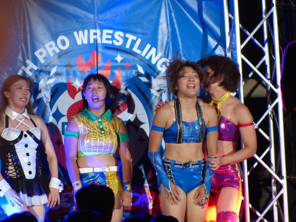 着替えとか入った荷物ここ置いてくんで