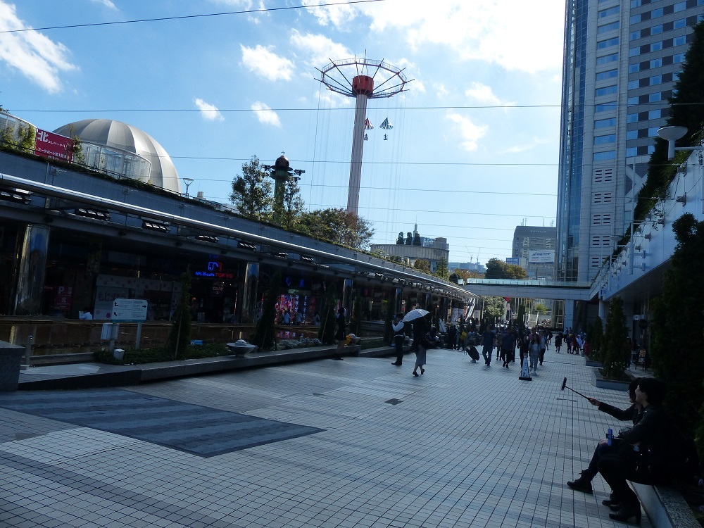 今日はコスプレの日だった