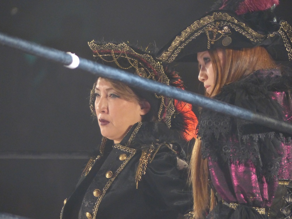 シーズン途中で監督クビにしてして