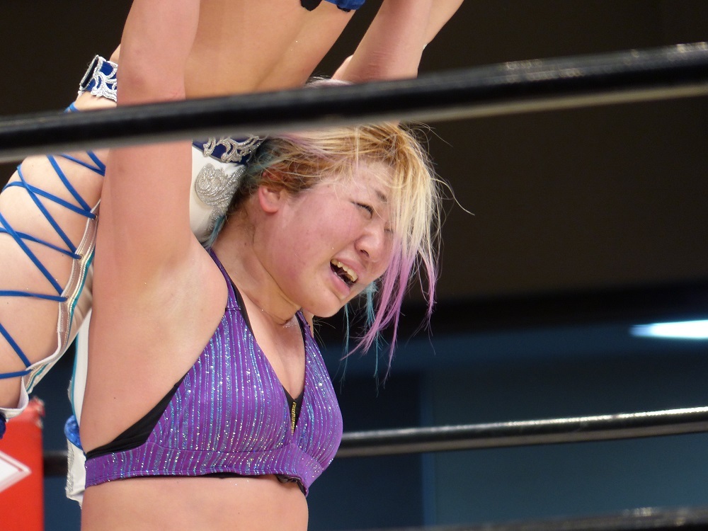 そして自分も全部脱いでいる