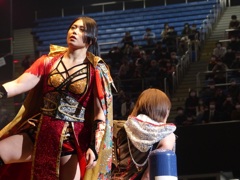 横っちょの方の建物