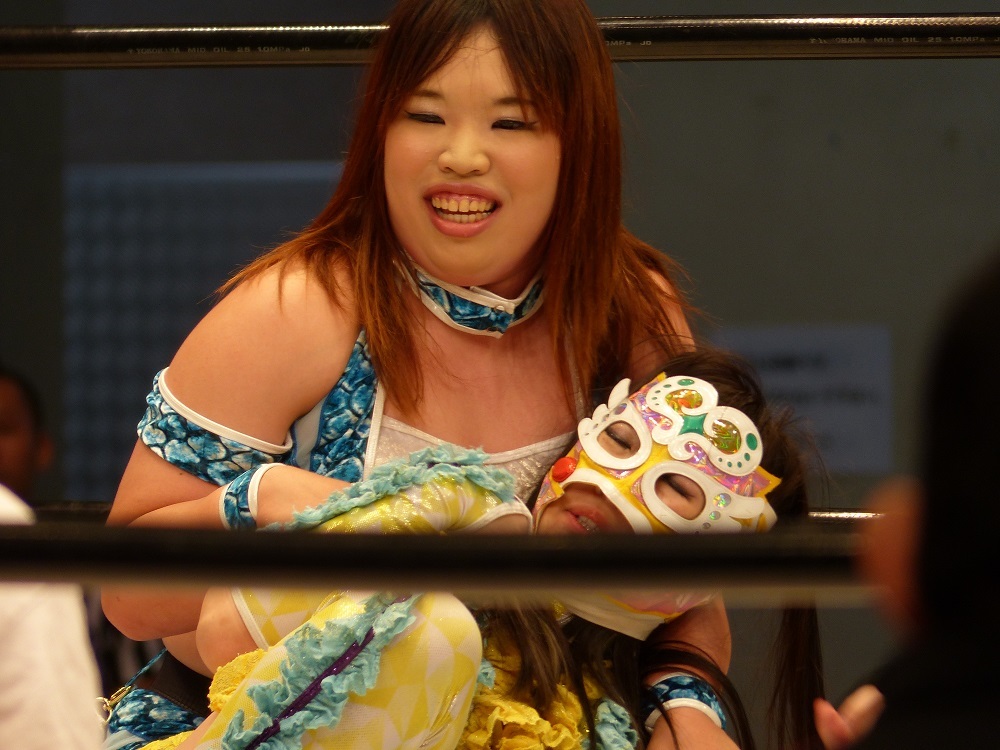 ラウンドガールは死んでも