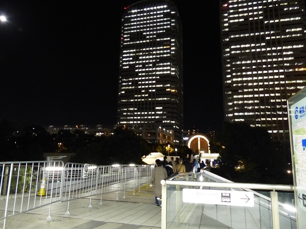 これは去年のオートサロンの夜