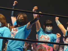 このベルトはアクトレスガールズのタッグチャンピオンのベルトか