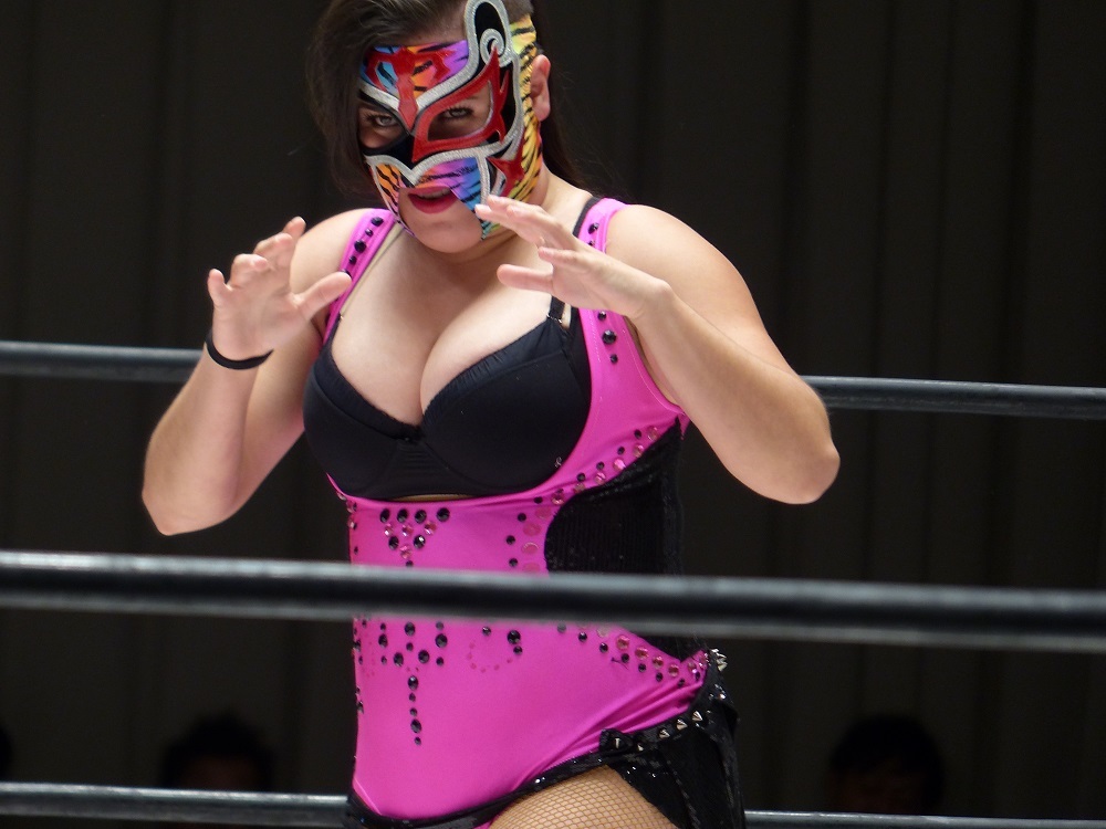 ちょっと沸かせたのは、上のＴシャツ脱ぐまでぐらいだったか