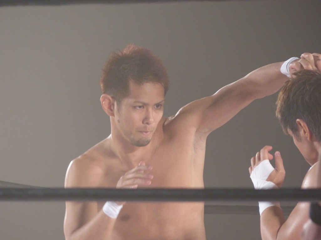 衝撃の展開　ギャビガルシアｖｓ神取忍選手