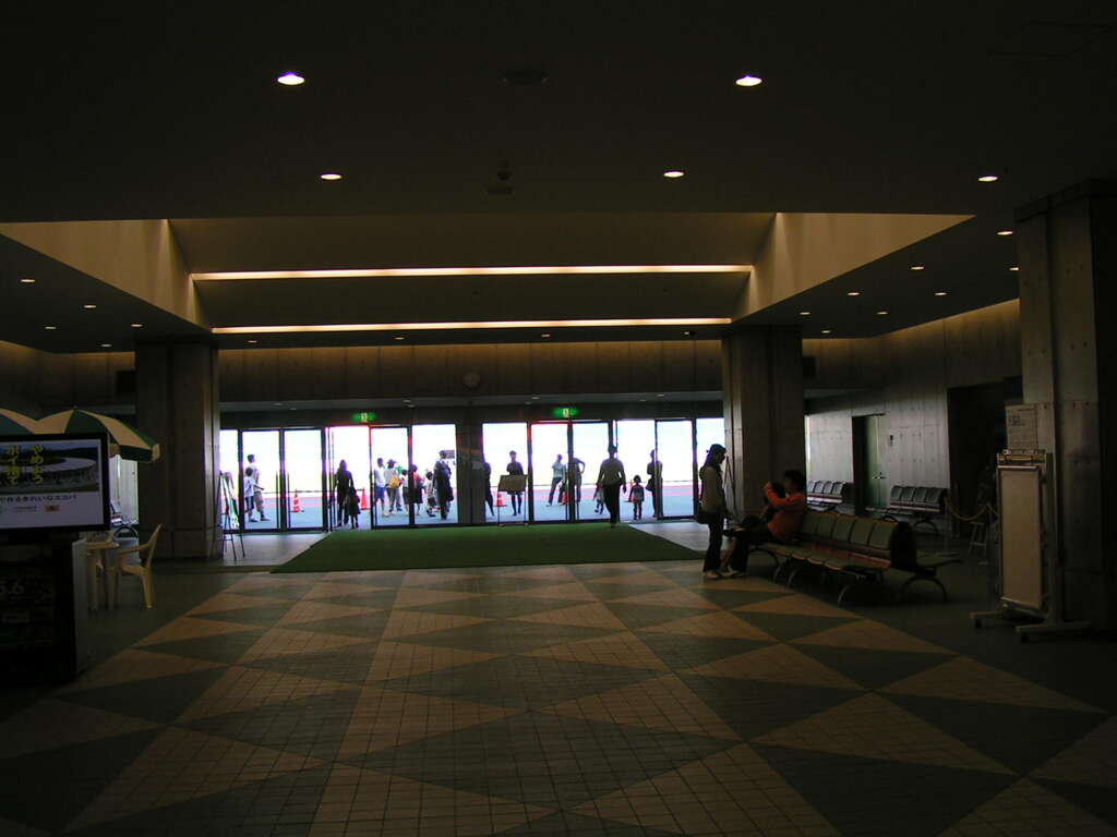 ボビーオロゴンは２００４年から