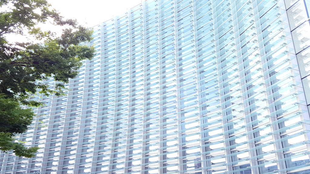 国立新美術館