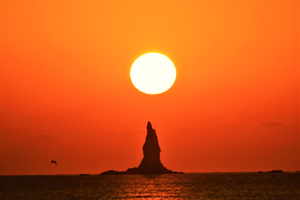 立神岩と夕日2