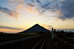 西大山駅の夕暮れ