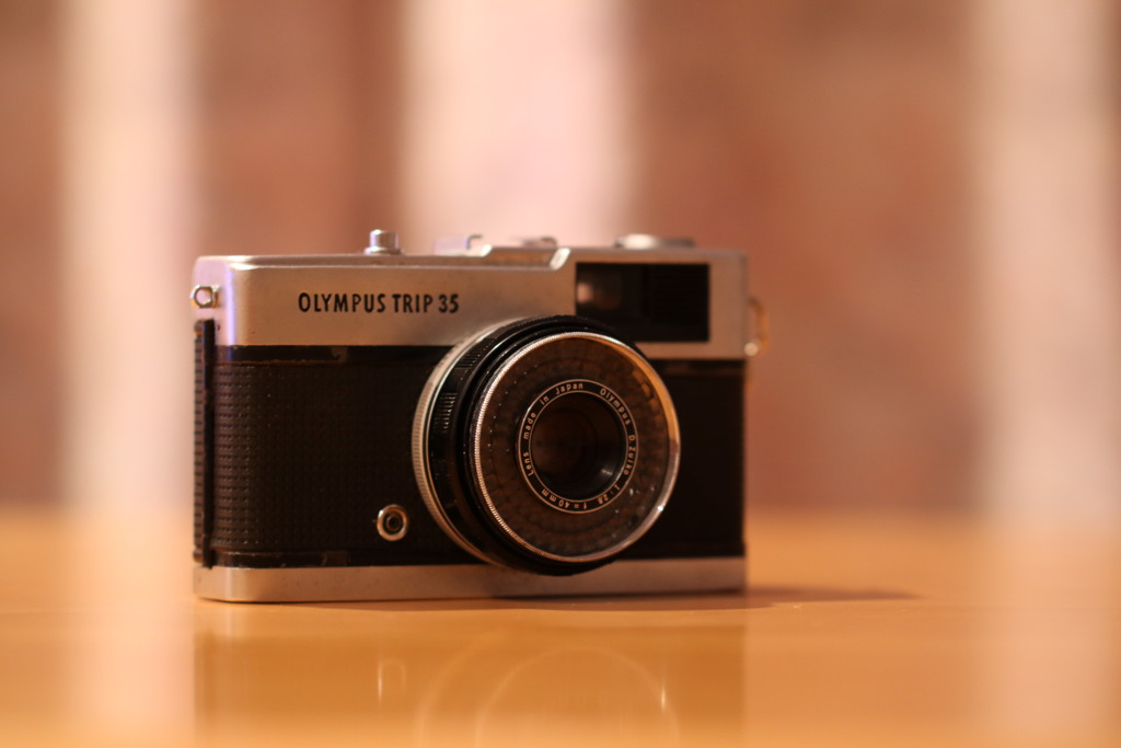 OLYMPUS TRIP 35