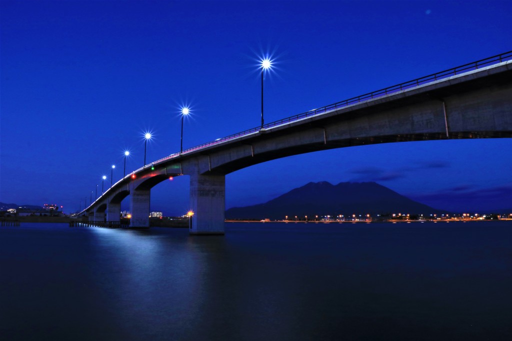 黎明みなと大橋の夜景