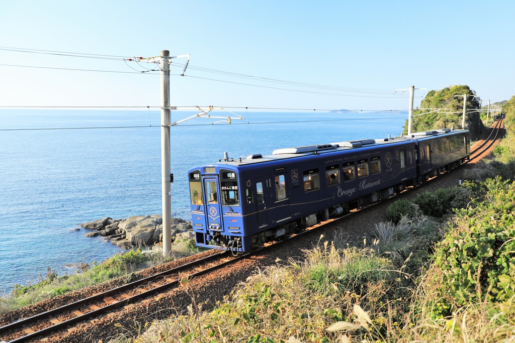 海の見える鉄道風景2