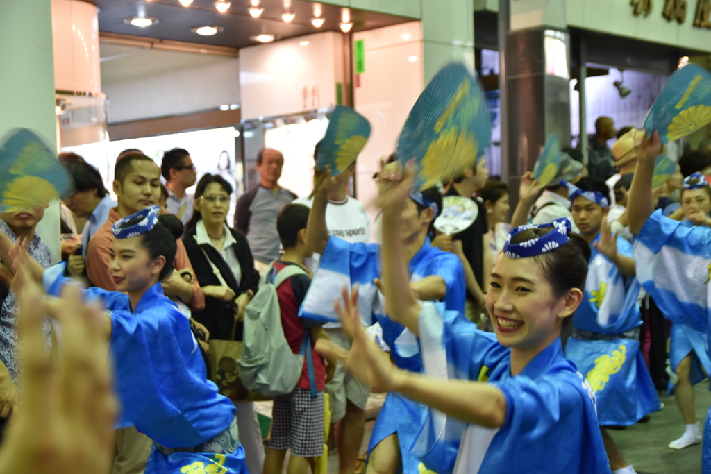 高円寺阿波踊り　ポスターのお姉さん