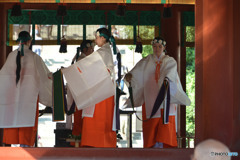 巫女の舞