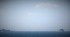 軍艦島と小さな島