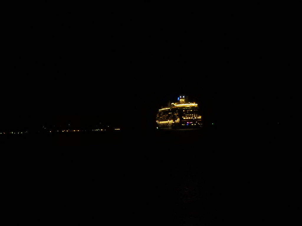 漆黒の闇へと・・・