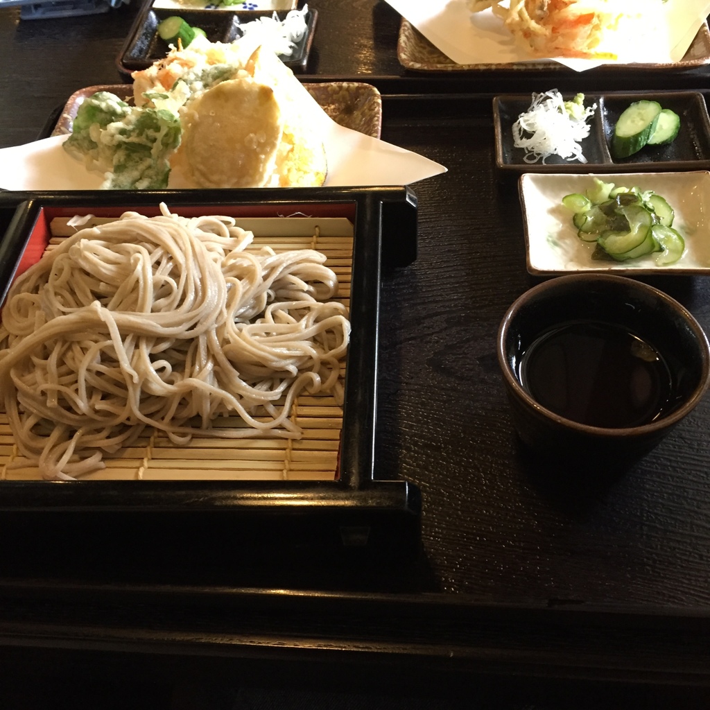 昼食はお蕎麦で(*^^*)