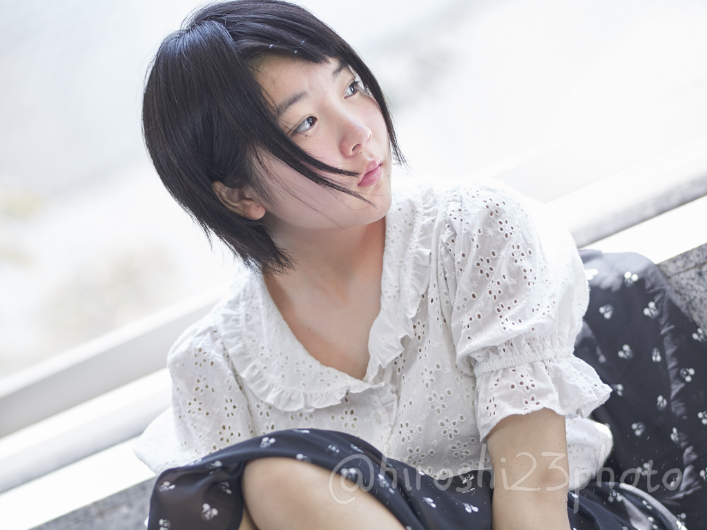 model AYA ぱっつん少女