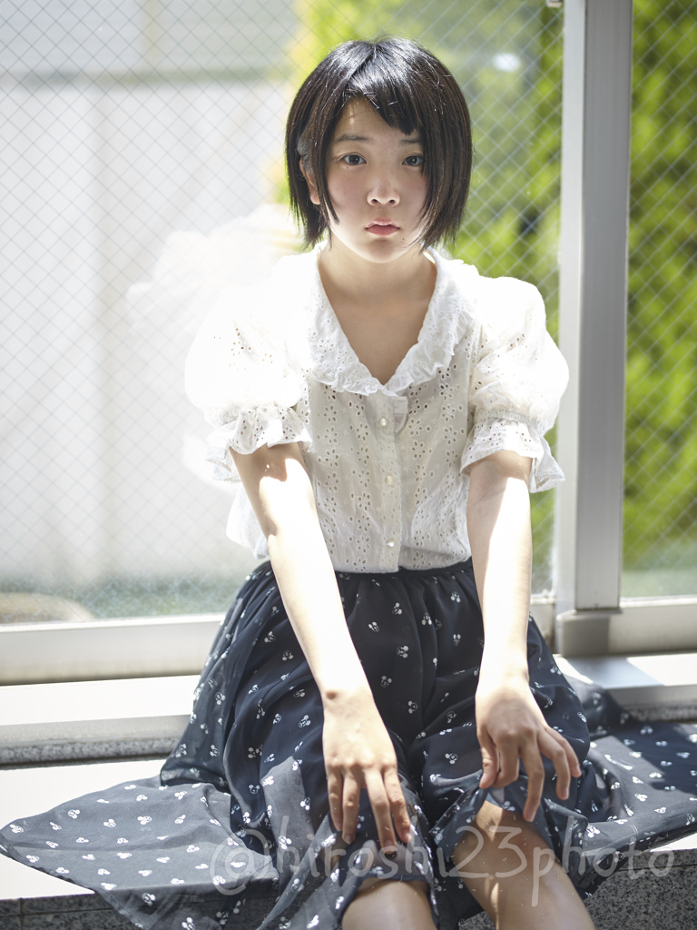 model AYA ぱっつん少女