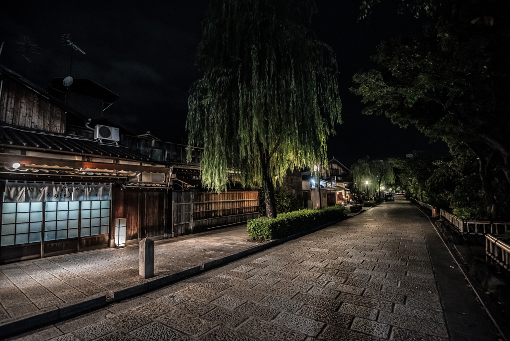 Night view of Gion Shirakawa Street