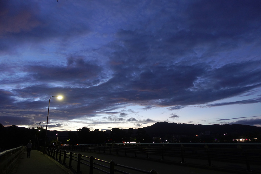 夜明け前