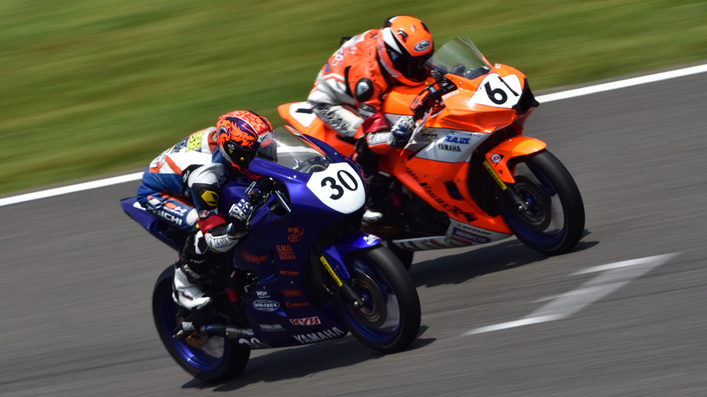 4時間耐久 JP250-３位争い