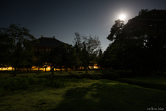 東大寺裏　満月の夜