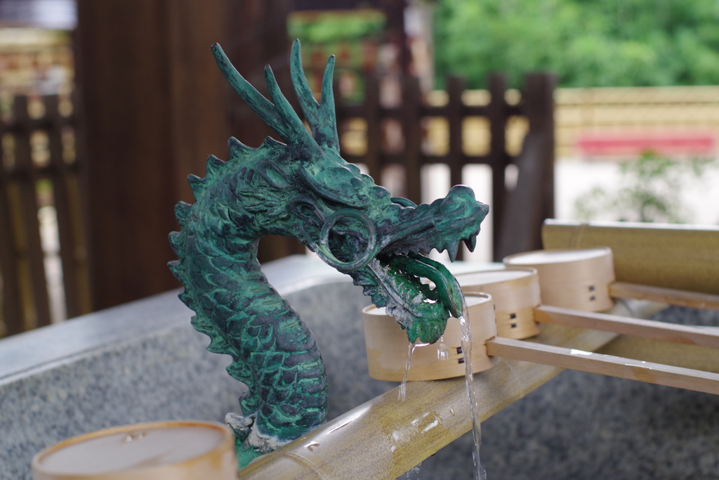 手水舎_龍_沼袋氷川神社