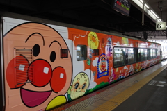 アンパンマン列車_岡山駅