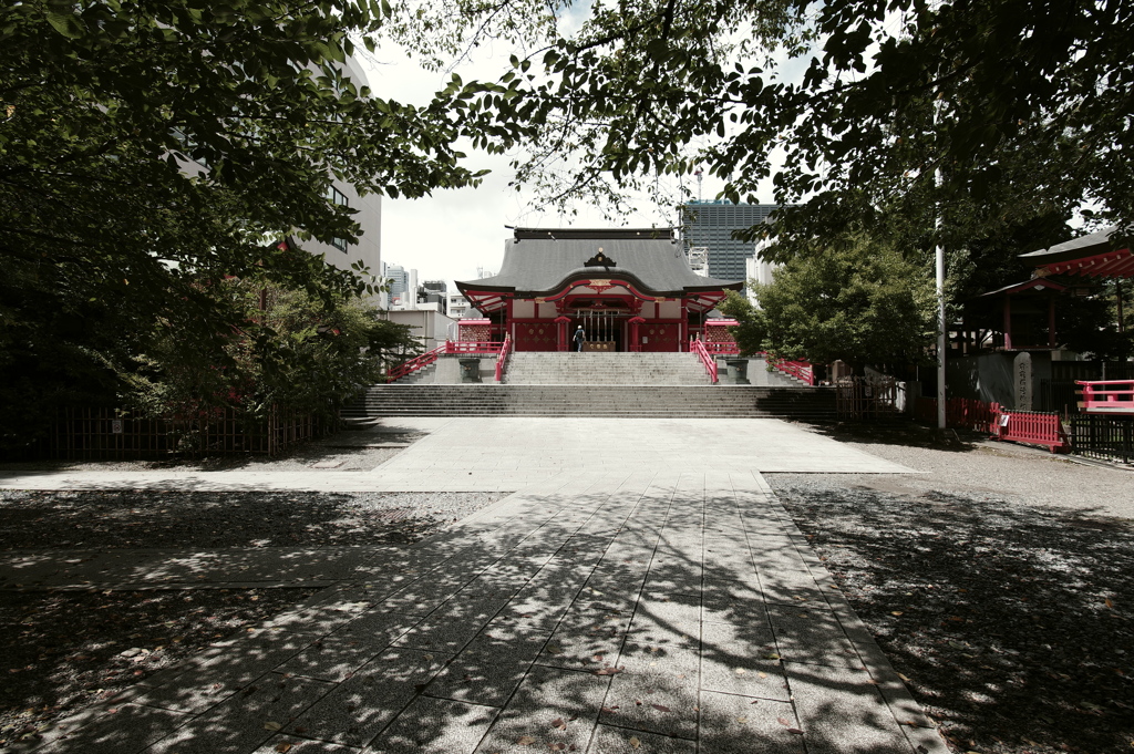 拝殿_花園神社