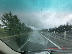 帰りの雨は高速道