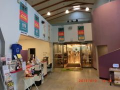 図書館前