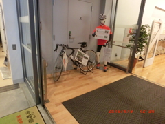 図書館前の自転車